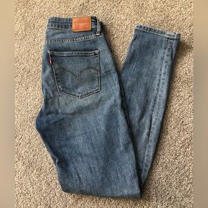 Levis High Rise Skinny - 28